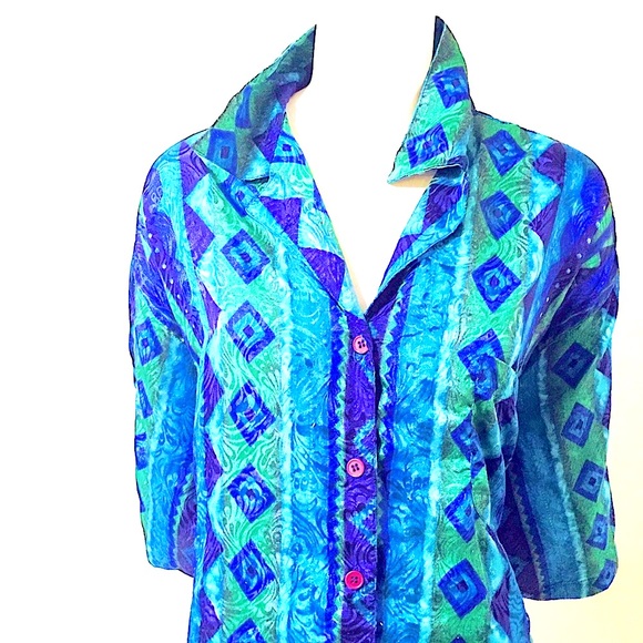 Gorgeous, Long Length Button Down Kimono Outerwear - Picture 4 of 16